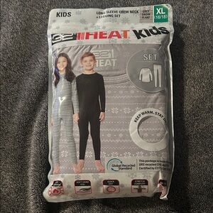 NEW (kid size XL) 32 Degrees Kids Thermal Set in Gray and Black